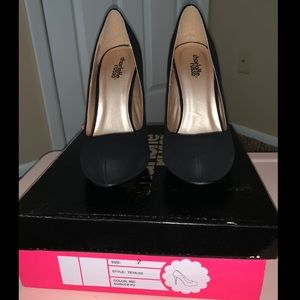 Charlotte Russe | NWT Heels size 7